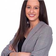 Soy Ana, una maestra muy dinámica, me gusta aprender jugando y hacer el aprendizaje lo mas ameno posible.
Además me adapto al ritmo y modo de aprendizaje de cada alumno.